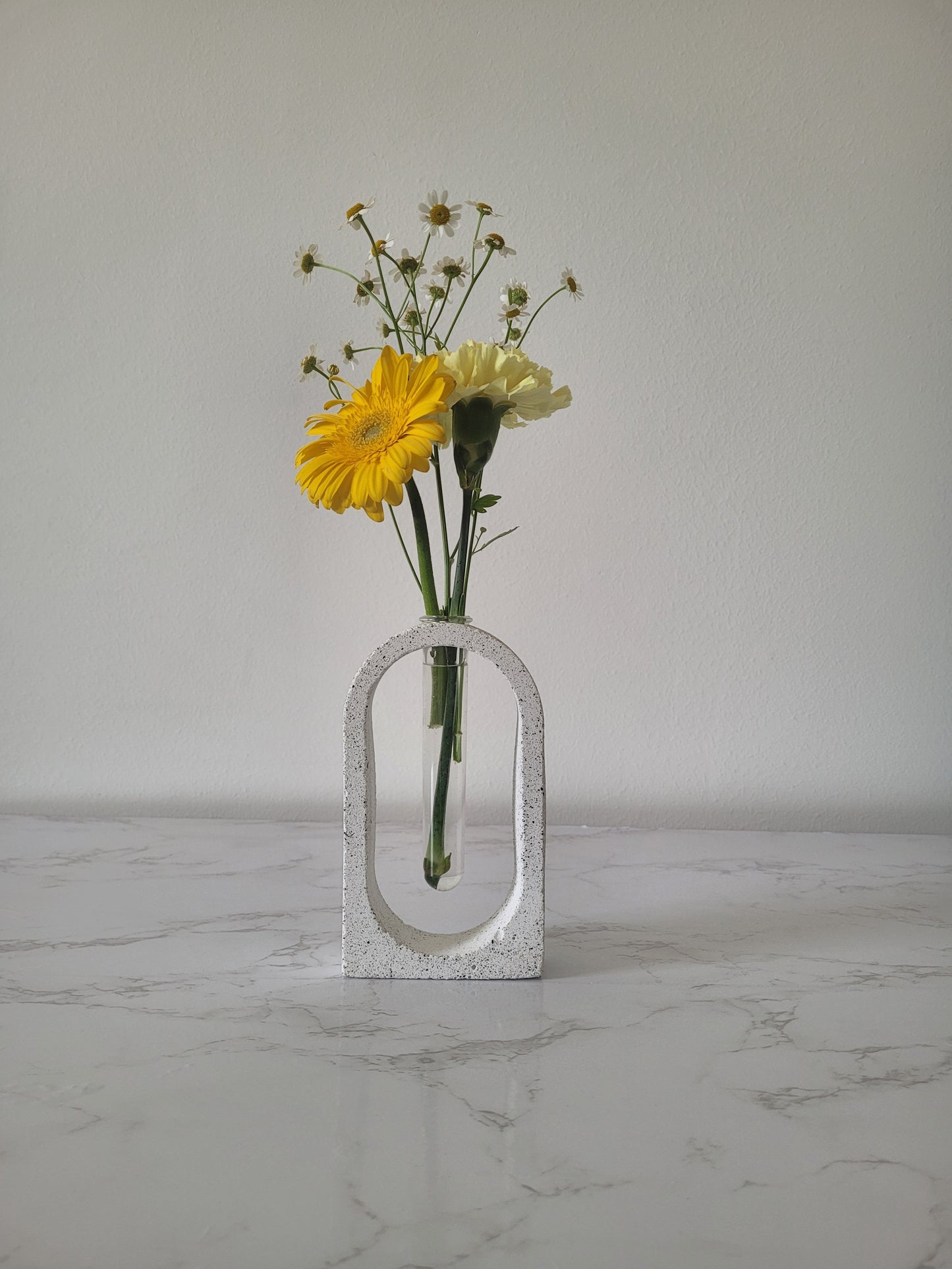 Dahlia - Grey granite