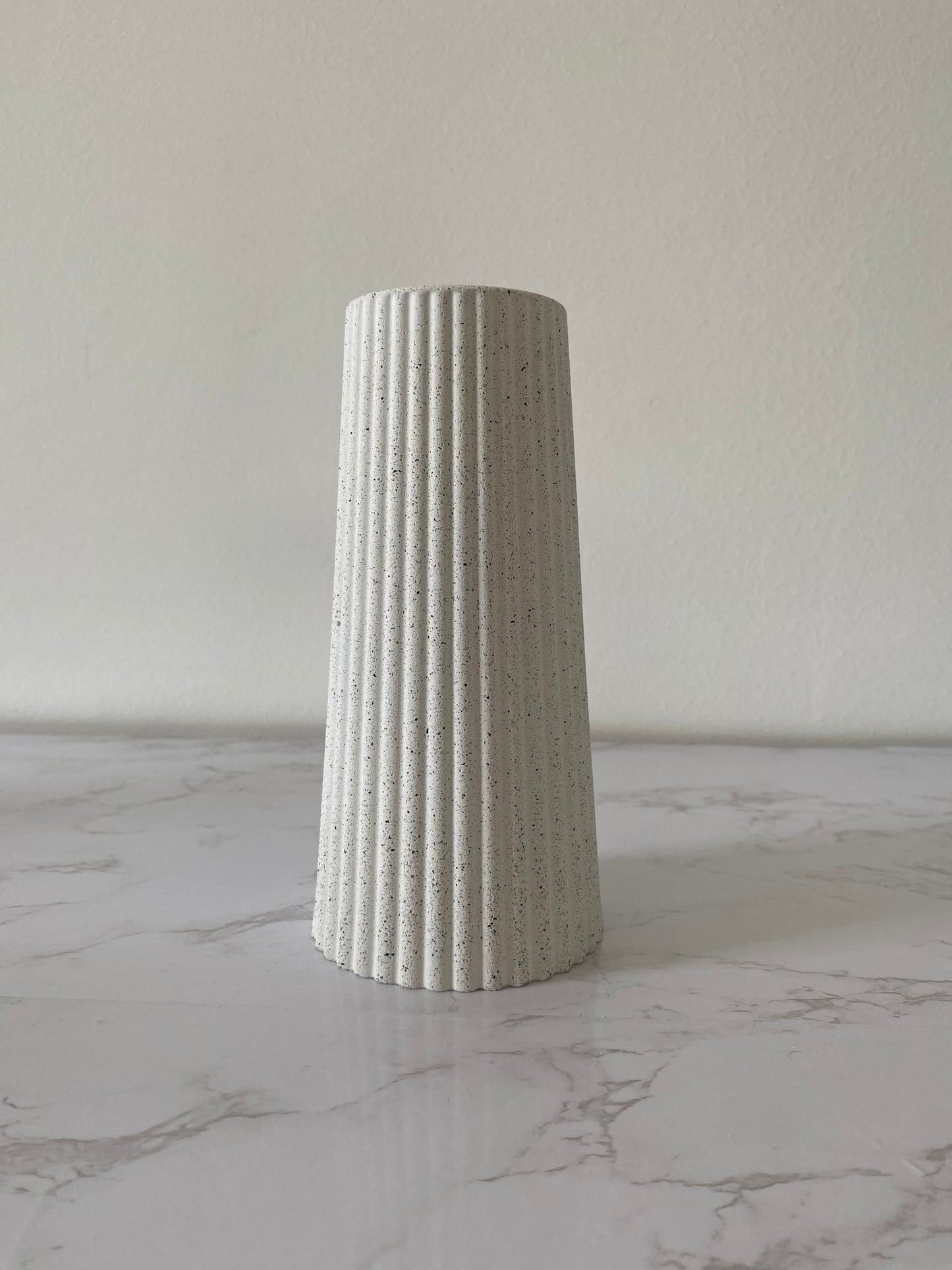 Tulipe - Grey Granite